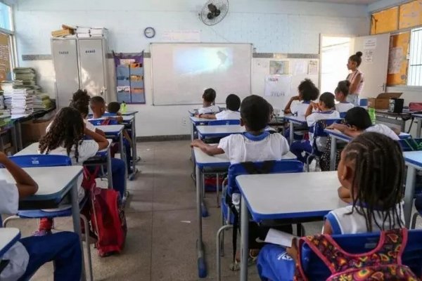 [Prefeitura antecipa data do Dia do Professor; confira]