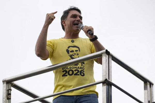 [Vídeo: site distribui criptomoedas em troca de divulgação de conteúdo que incentiva voto em Flávio Bolsonaro]
