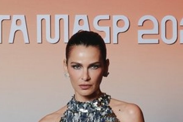 [Fernanda Motta marca presença em festa da Gucci e do MASP! ]