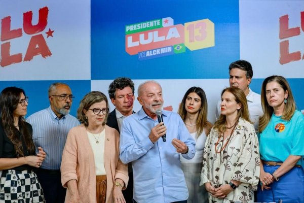 [Campanha de Lula entrará com ação eleitoral contra Flávio Bolsonaro por esquema de criptomoedas]