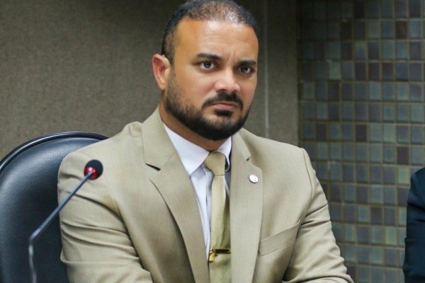 [Mesmo com menos candidatos, número de militares e policiais eleitos cresce em 2026]