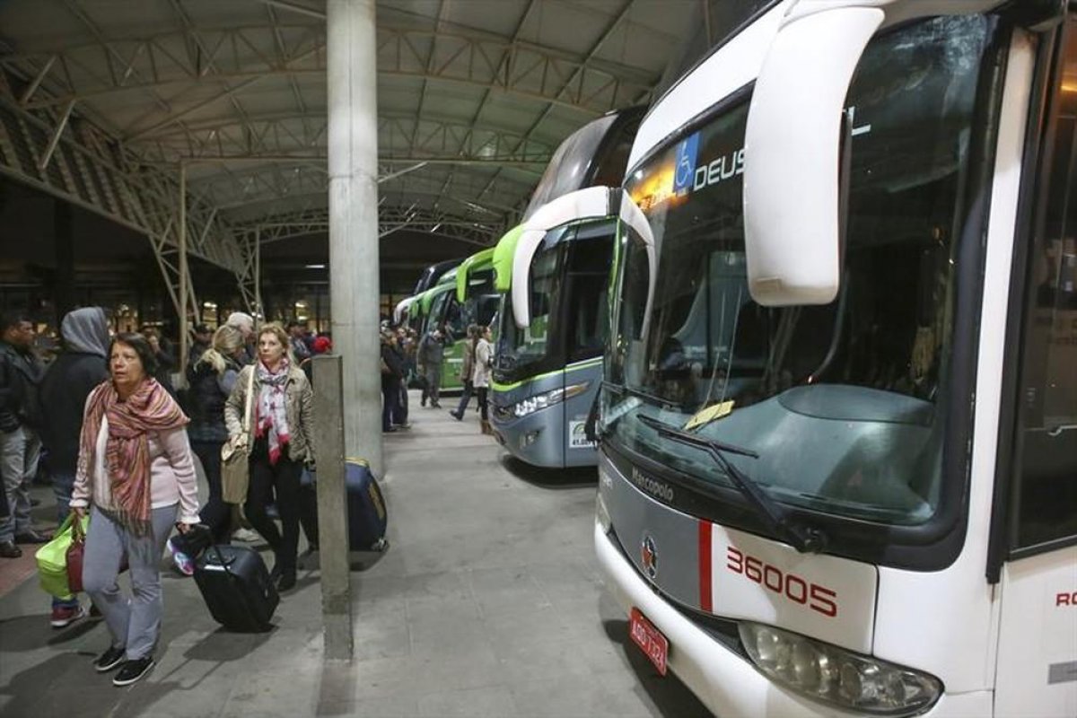 Bahia suspende transporte intermunicipal em mais três cidades a partir desta segunda