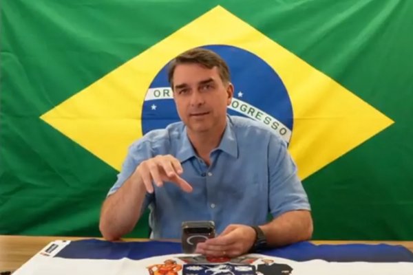 [Flávio Bolsonaro venceu em 86% dos locais de votação em áreas de milícia no Rio]