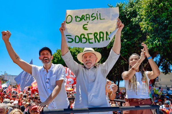 [Vídeo: Lula classifica como 'absurdo' decisão do TSE que suspende canal de Janones ]