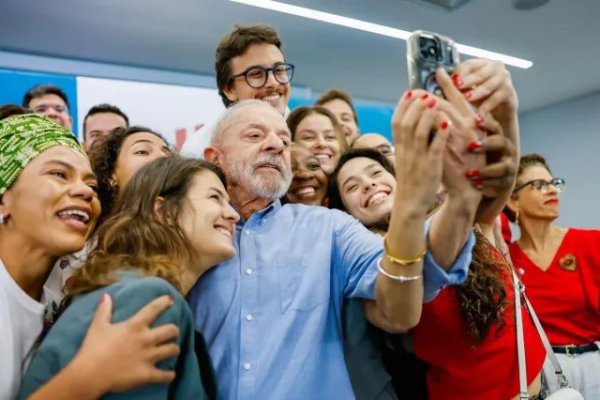 [Meta alega 'problemas técnicos' em redução do alcance de Lula nas redes sociais ]