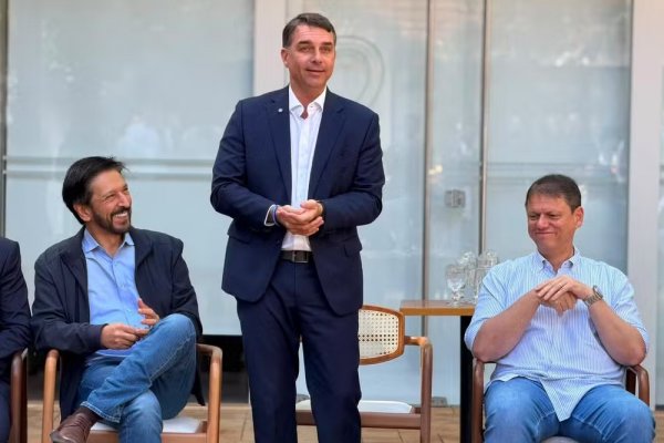 [Tarcísio e Nunes confirmam ato pró-Flávio na Paulista, e prefeito nega disputa de público com Lula]