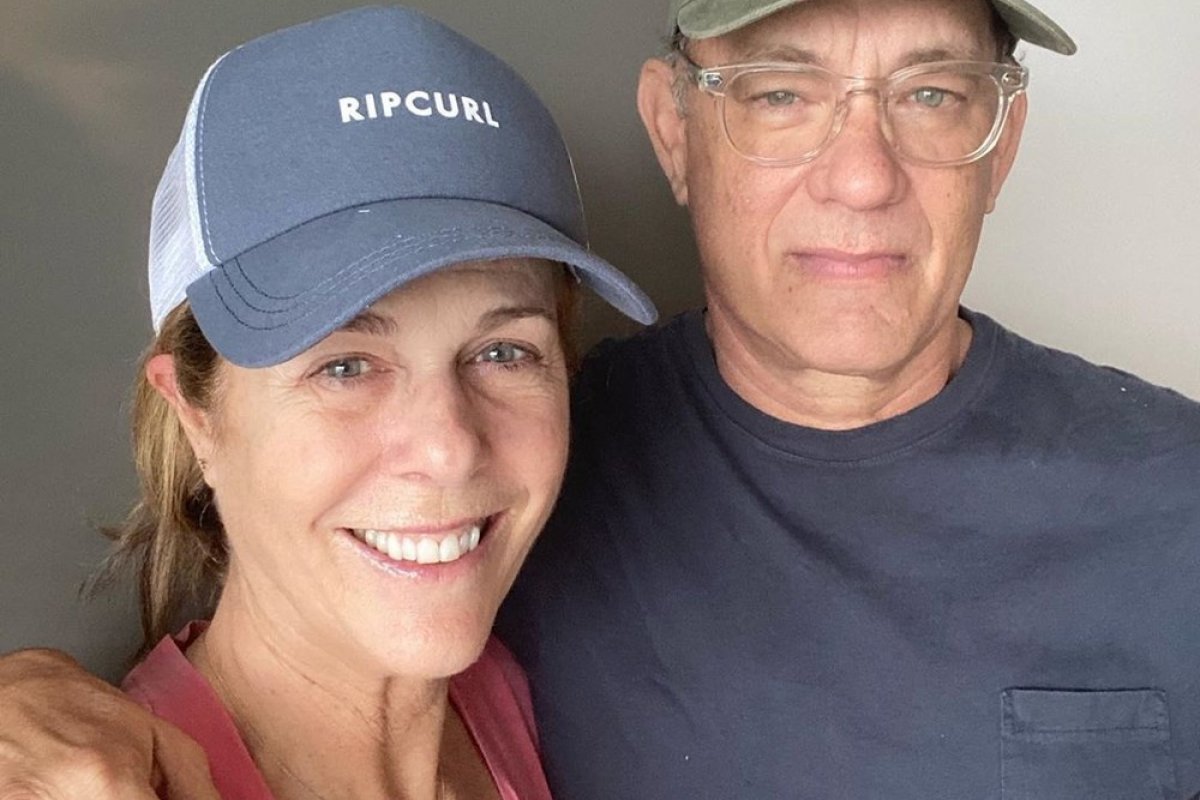 Tom Hanks diz que ele e a mulher se sentem melhor após diagnostico de coronavírus