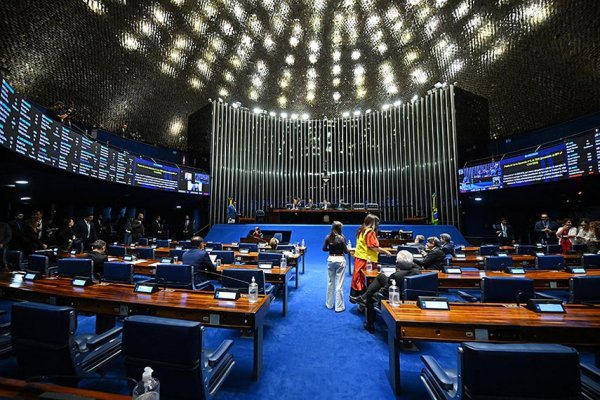 [Votação em primeiro turno no Senado da PEC do fim da escala 6X1 deve ocorrer na quarta-feira (14)]