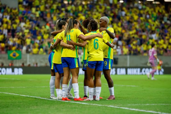 [Brasil empata com Argentina e fecha Data Fifa com vitória e empate]