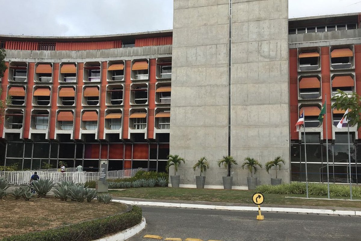 Médico do Litoral Norte da Bahia testa positivo para Covid-19