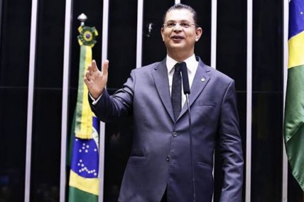 [Vídeo: Líder do PL defende PEC para flexibilizar horas trabalhadas em 2027]