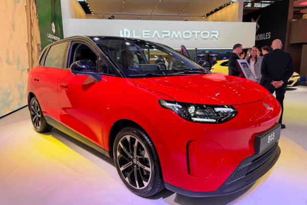 [Leapmotor mostra concorrente para o BYD Dolphin em Paris ]