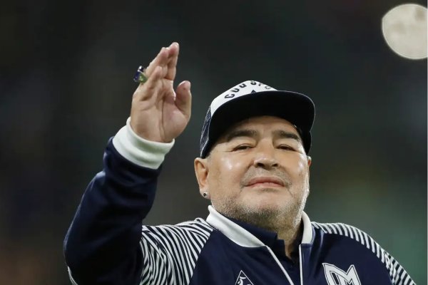 [Família de Maradona pede penas de até 16 anos para acusados pela morte do craque]