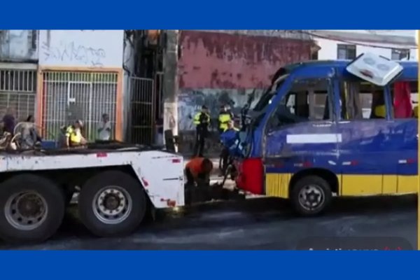 [Nove pacientes das Obras Sociais Irmã Dulce ficam feridos após acidente com três veículos em Salvador]