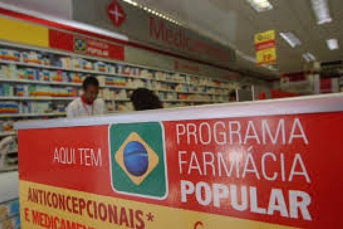 Ministério da Saúde libera retirada de medicamentos por terceiros na Farmácia Popular