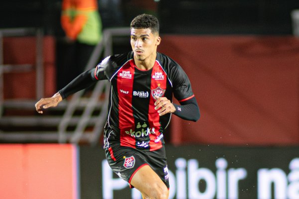 [Vitória pode ser punido por dívida com a Portuguesa na contratação de Renê]