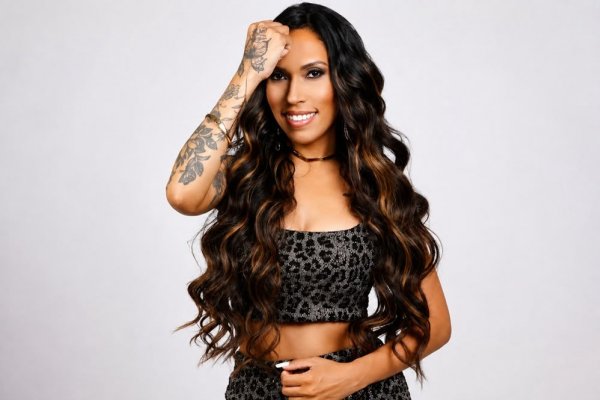 [Simone Morena leva arrocha a duas cidades do Nordeste neste fim de semana ]