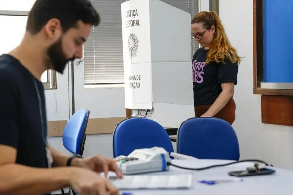 [96% pretendem ir votar no 2º turno; 1% diz não ter intenção de comparecer, mostra Datafolha]