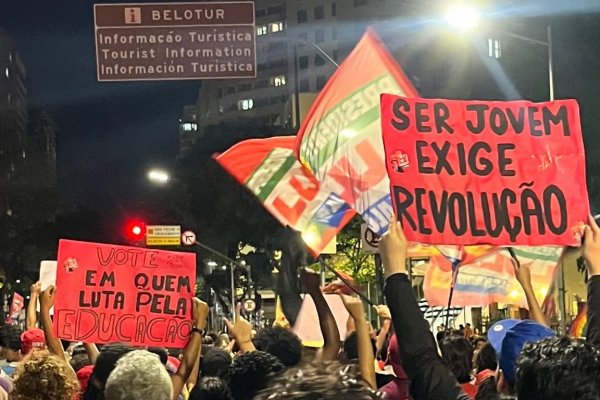 [Homem é atropelado durante ato pró-Lula em BH; motorista é preso]