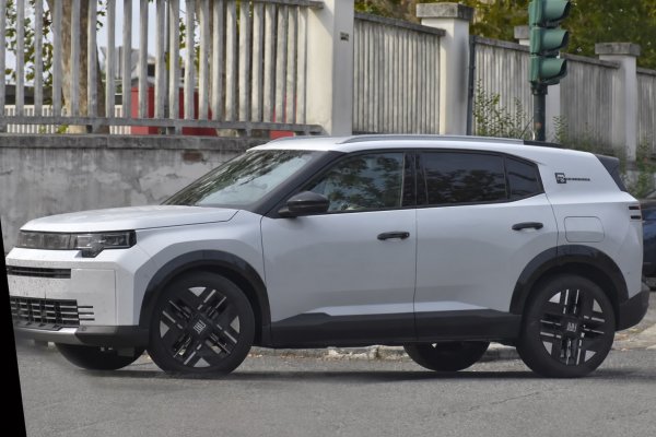[Fiat Grizzly 7 lugares é flagrado na Europa e vem ao Brasil ]