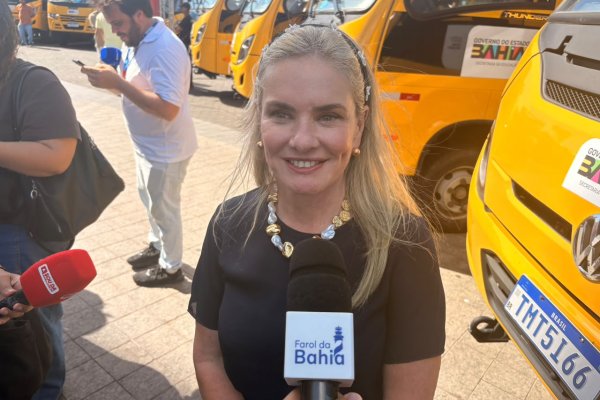 [Vídeo: Ivana Bastos celebra apoio à reeleição na presidência da ALBA]