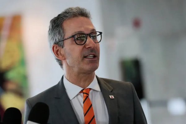 [Justiça Eleitoral determina que polícia ouça Zema por uso de celular na cabine de votação]