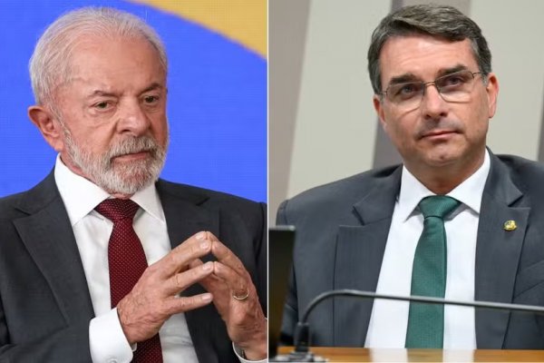 [Defesa de Lula cobra que TSE atue para divulgação simultânea de sigilos com Flávio Bolsonaro ]