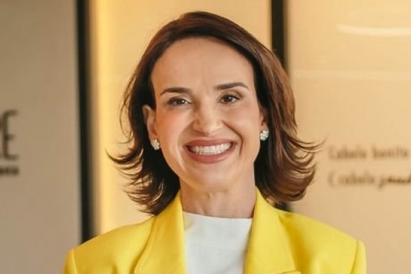 [Dermatologista apresenta abordagem regenerativa para tratar alopecias em congresso mundial!]