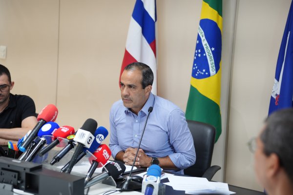 [Vídeo: Após eleitores ficarem à espera de ônibus para votar, Bruno Reis culpa retirada de adesivos pelo atraso]