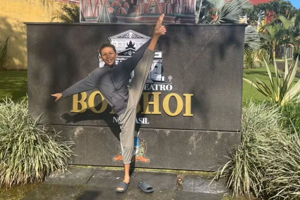 [Baiano de 11 anos é aprovado para a Escola de Tetro Bolshoi no Brasil   ]