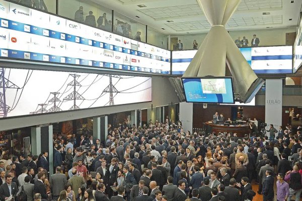 [Ações de bancos sofrem quedas expressivas depois de reeleição de Lula ]