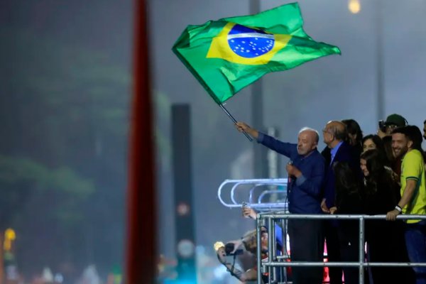[Imprensa internacional destaca virada histórica de Lula e revés à direita após reeleição]