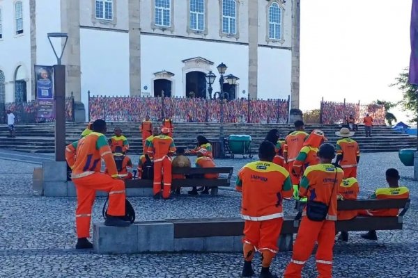 [Sem acordo, trabalhadores da limpeza urbana de Salvador anunciam greve por tempo indeterminado]