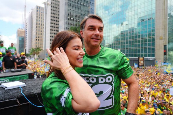 [EUA concederão vistos a Flávio Bolsonaro e família após saída do Brasil]