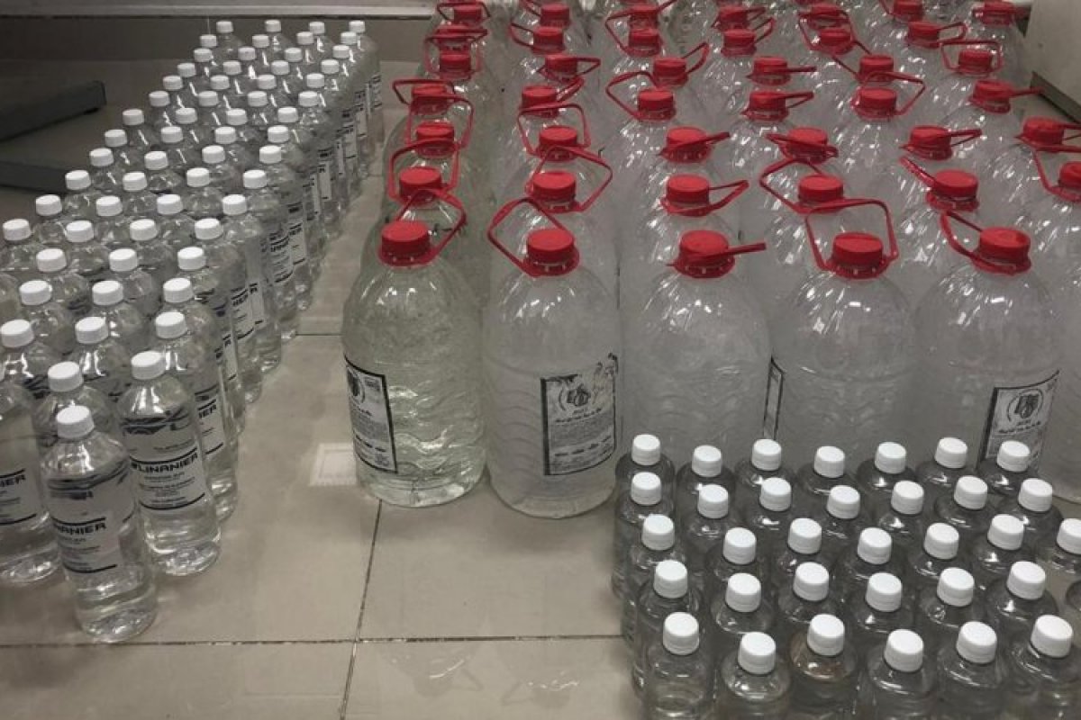 Homem é preso com 440 litros de álcool em gel irregular em Salvador