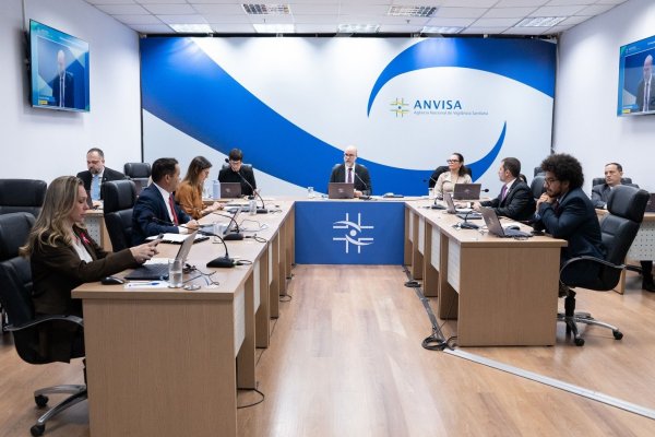 [Anvisa prorroga prazo para emissão de receitas eletrônicas até março de 2027]