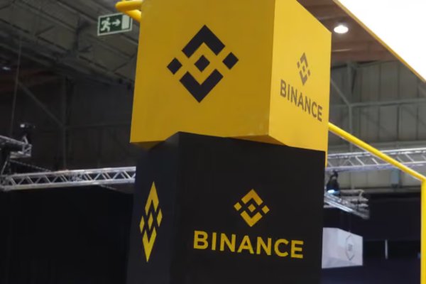 [Binance suspende saques após ataque hacker com perdas estimadas em R$ 33,7 bilhões]