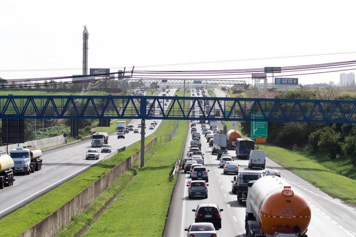 Estados poderão limitar acesso por terra, mas aeroportos ficam abertos para voos nacionais