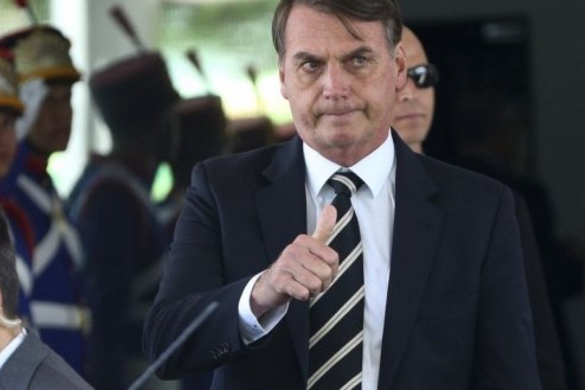 Bolsonaro assina adesão ao Protocolo de Madri