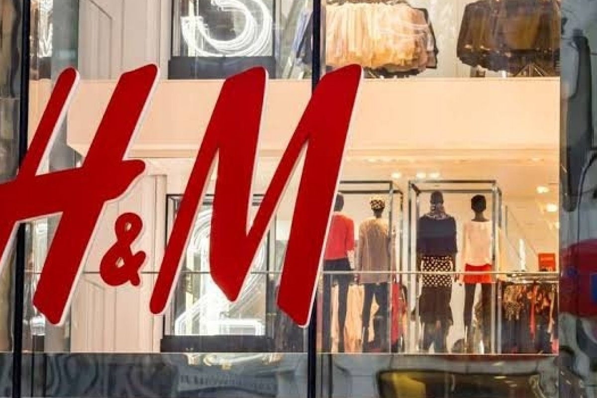 Grupo H&M decide fabricar máscaras e aventais para hospitais