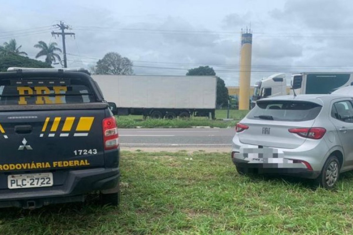 Homem é preso em Feira de Santana transportando drogas em veículo roubado