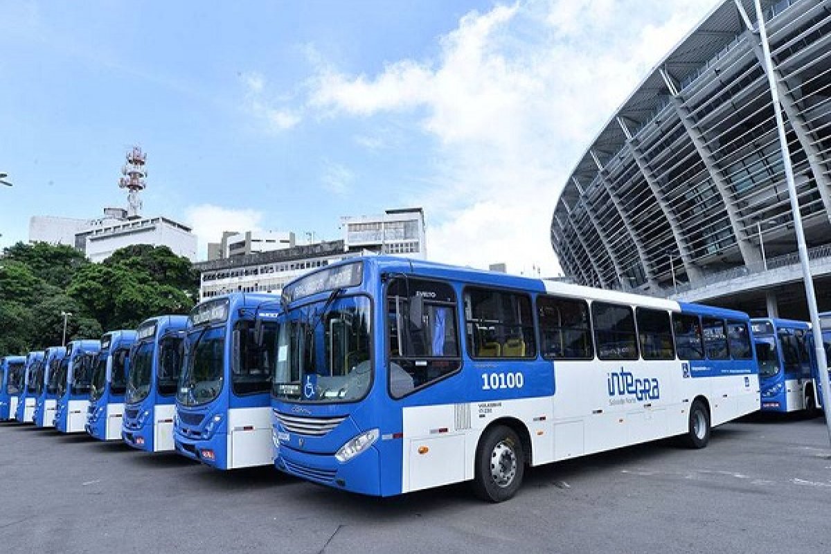 Para evitar demissão, sindicato adota rodizio de trabalho e reduz salários de rodoviários