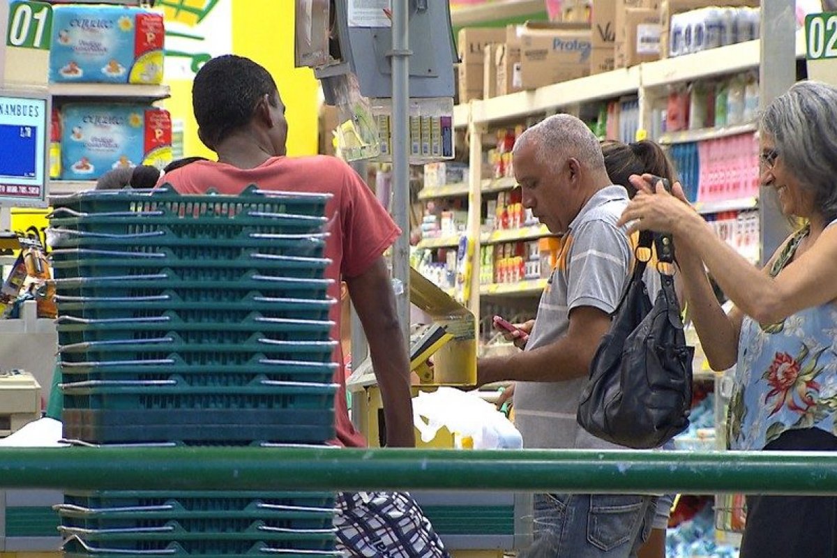 Horário especial de atendimento para idosos nos supermercados começa nessa sexta (27)