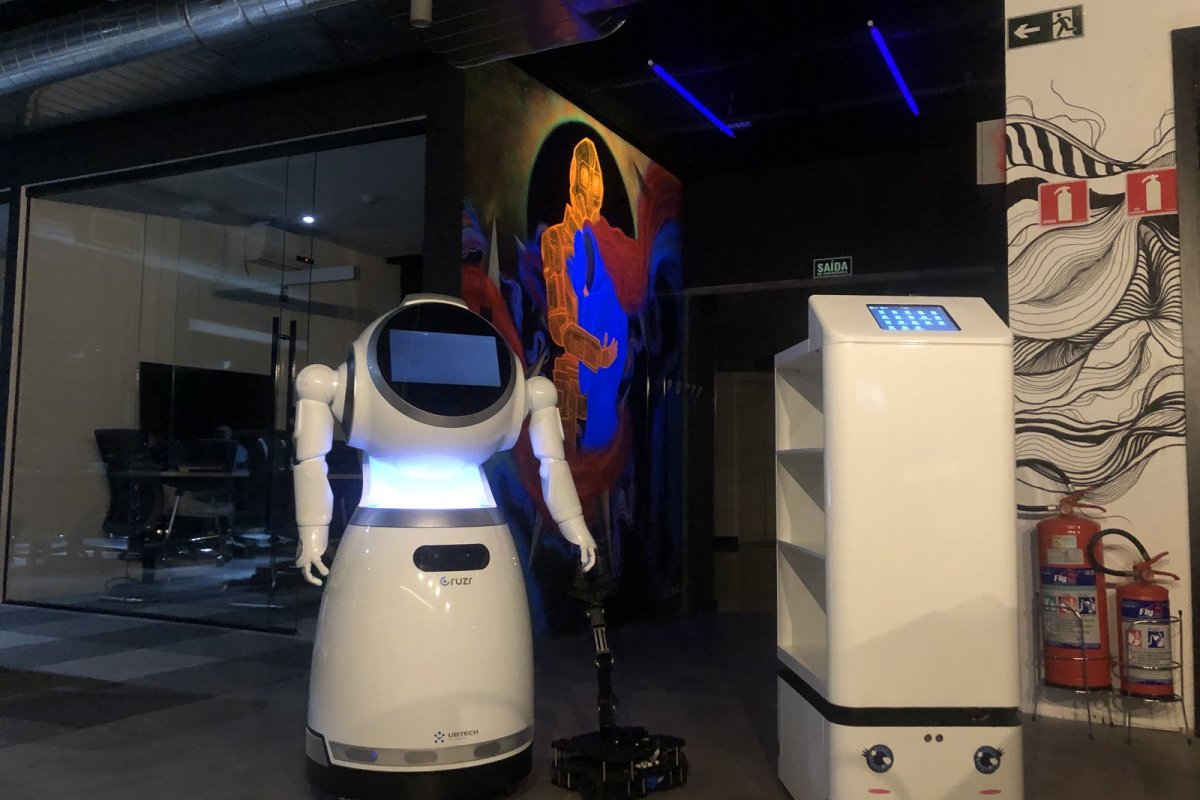 Robôs utilizados no combate ao coronavírus na China chegam ao Brasil