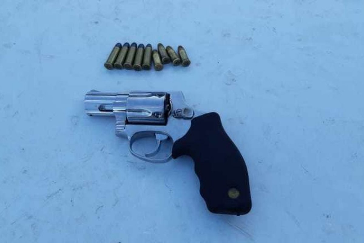 Motorista é preso após ser flagrado com revólver em rodovia 