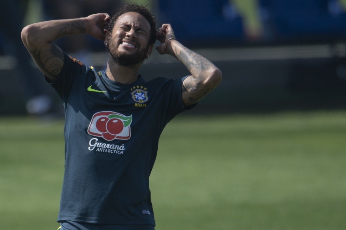 Vice-presidente do Barcelona nega conversas para contratar Neymar