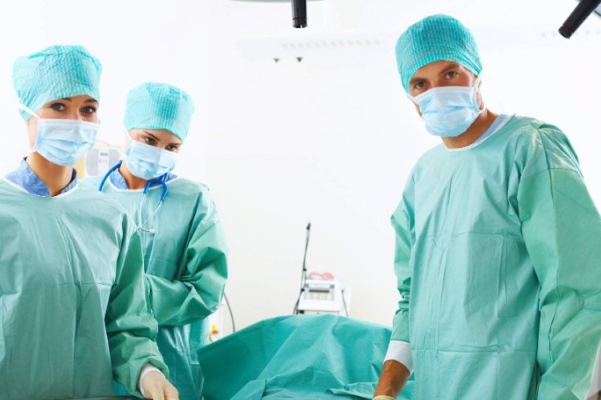 Covid-19: Empresas de confecção vão fabricar 61 mil peças de vestuário para hospitais baianos