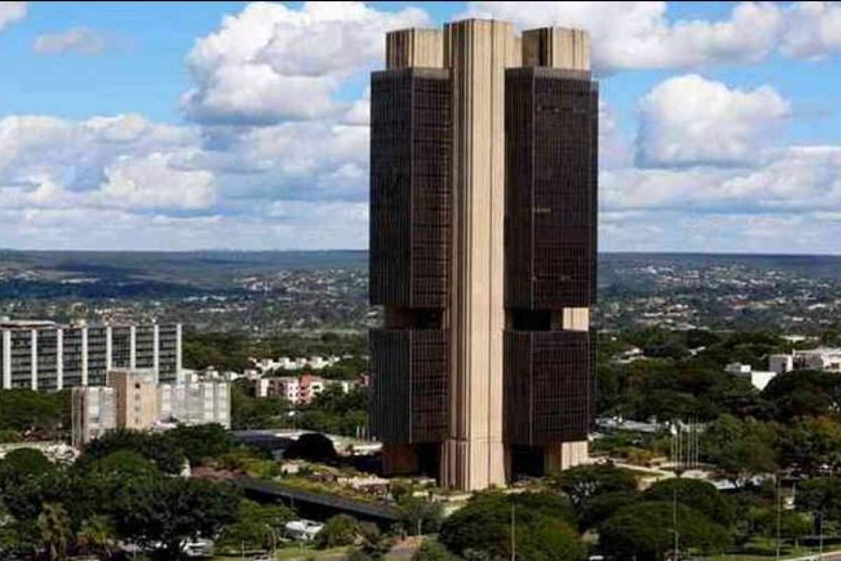 Governo anuncia R$ 40 bi em programa de socorro a pequenas e médias empresas