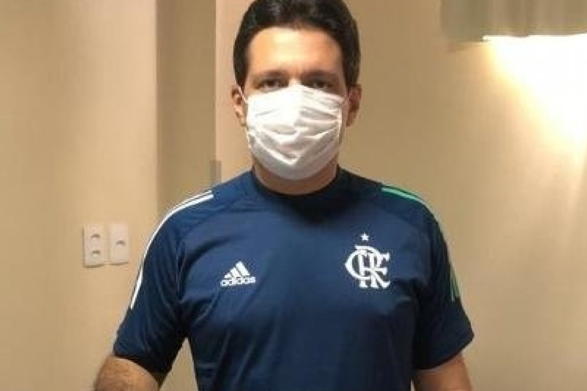 Jornalista Marcelo Magno é curado do Coronavírus e recebe alta