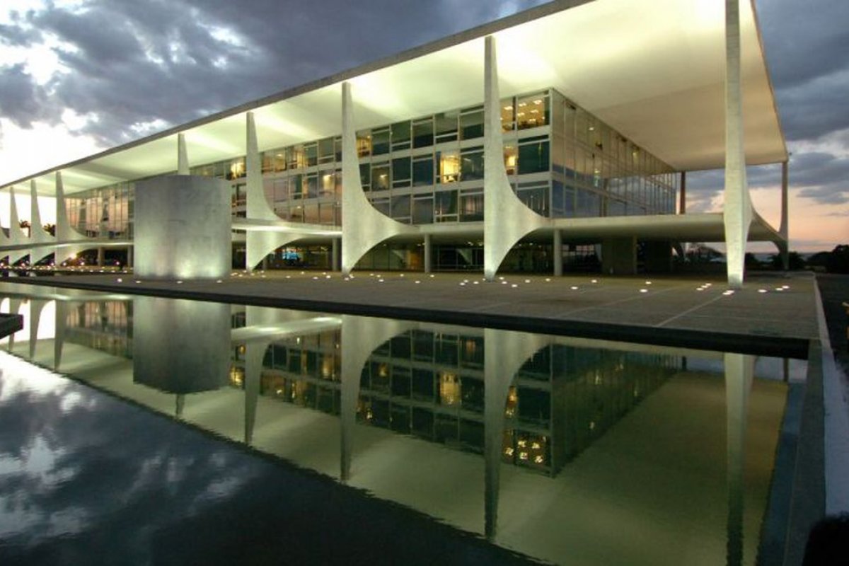 TCU cobra justificativa do Planalto sobre falta de licitação na campanha contra isolamento